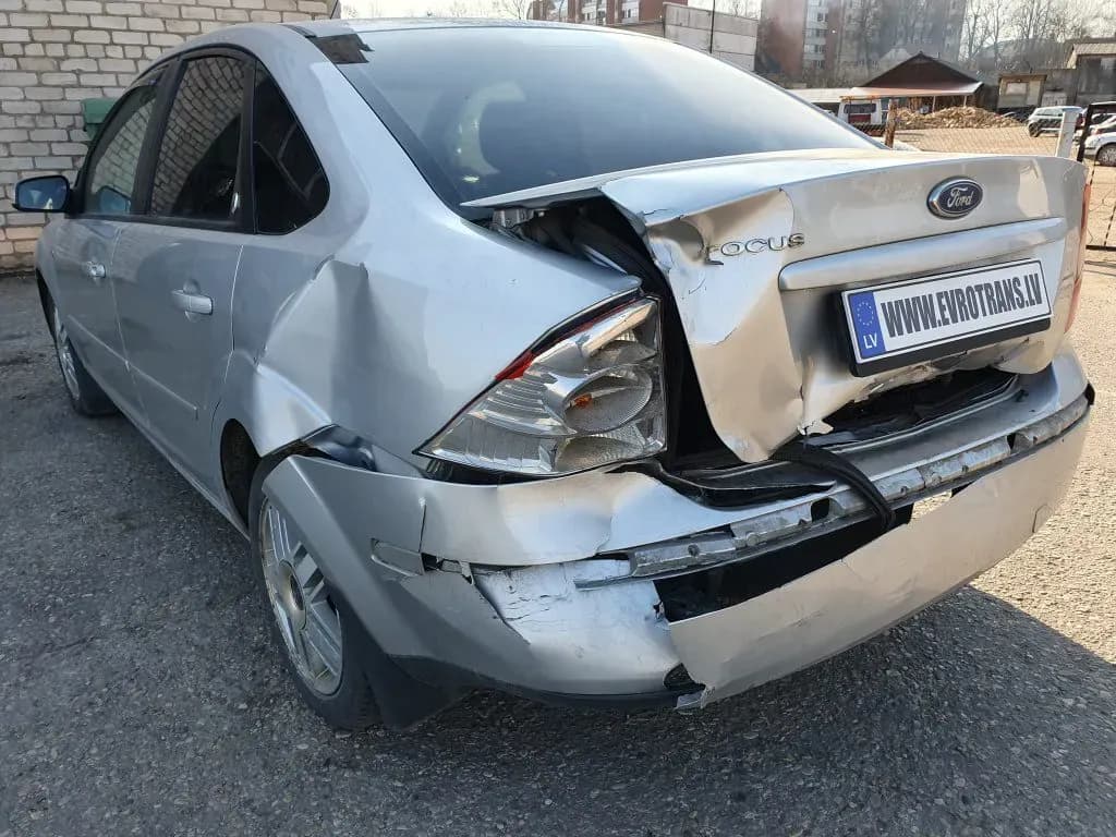 Foto des zerlegten Fahrzeugs 3