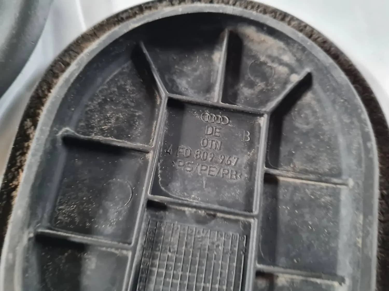 Abdeckung der vorderen Radhausschale AUDI A6 2008 - foto 2