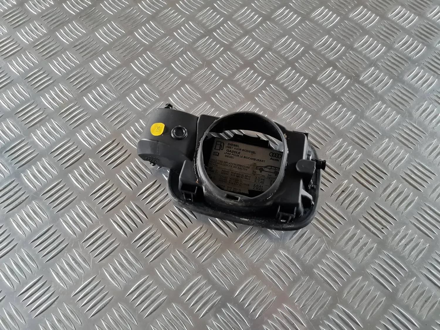 Kraftstofftankdeckel AUDI A6 2008 - foto 3