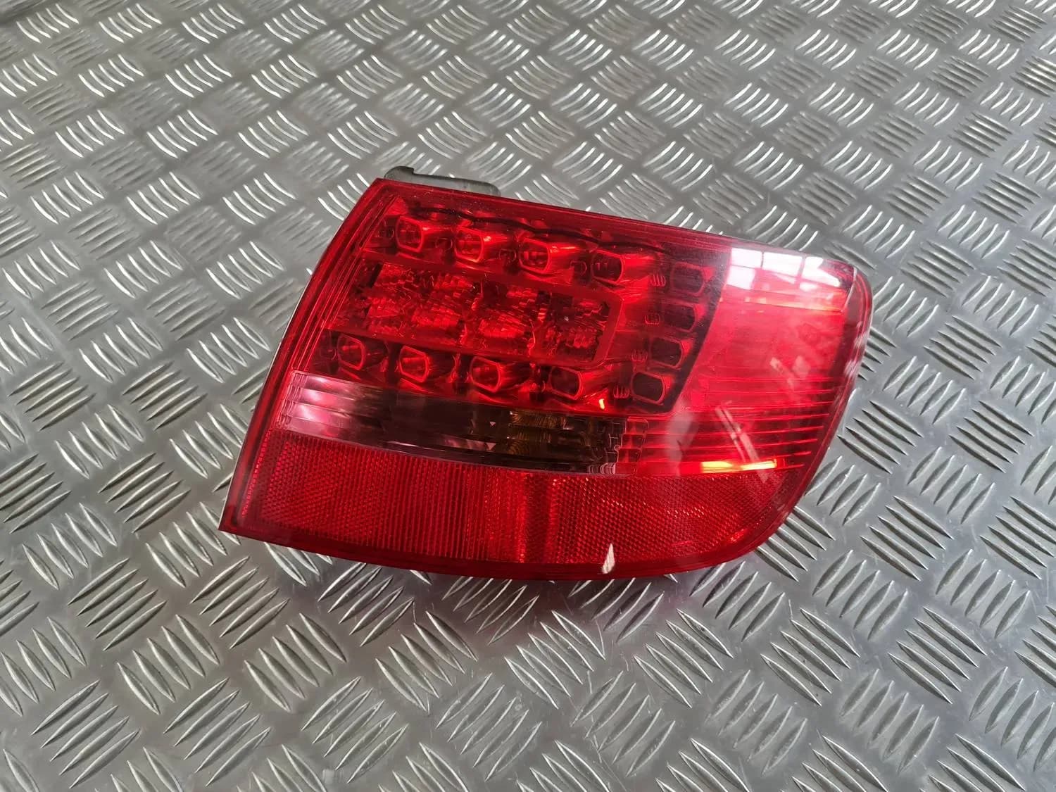 Leuchte hinten rechts AUDI A6 2008