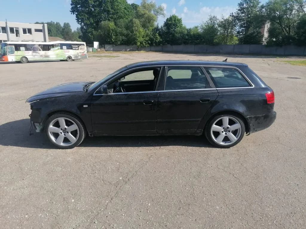 Foto des zerlegten Fahrzeugs 4