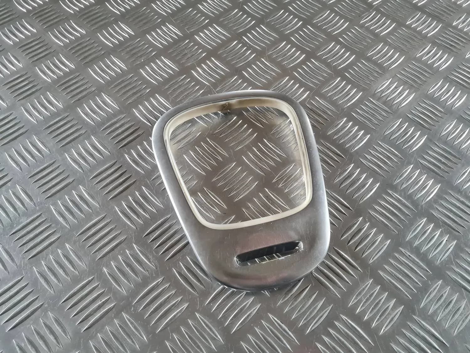 Zierrahmen für die Mittelkonsole RENAULT SCENIC III 2011 - foto 2