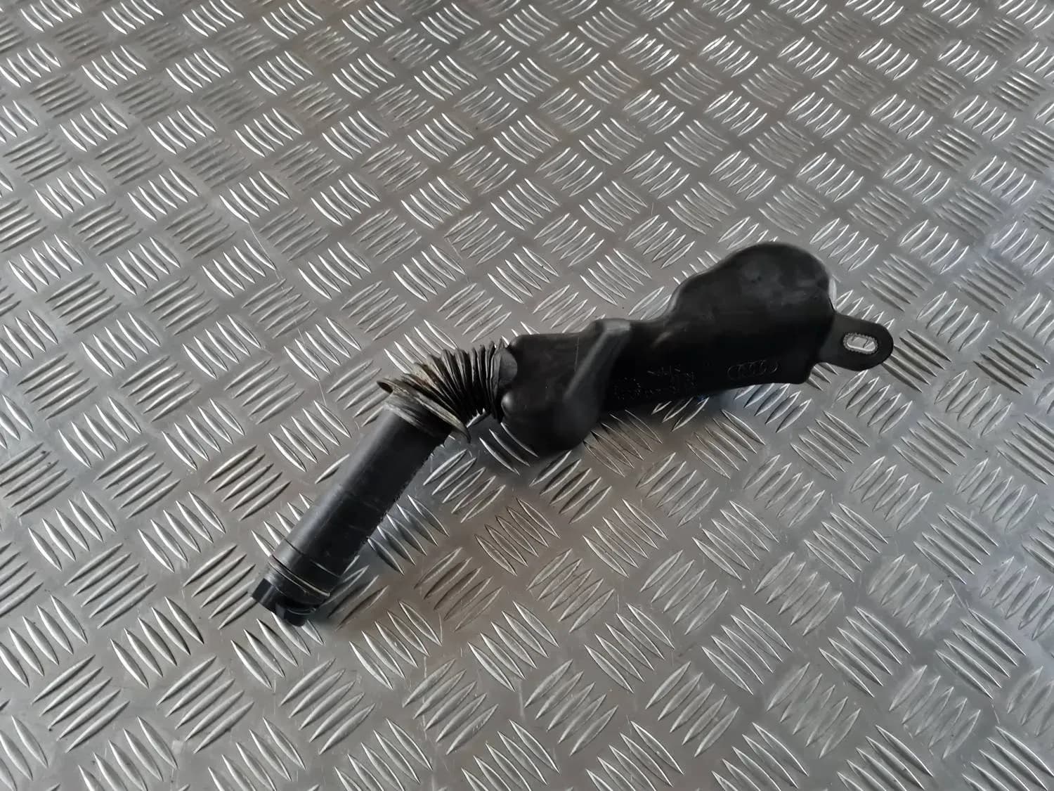 Einfüllstutzen für den Waschflüssigkeitsbehälter AUDI A6 2008 - foto 1