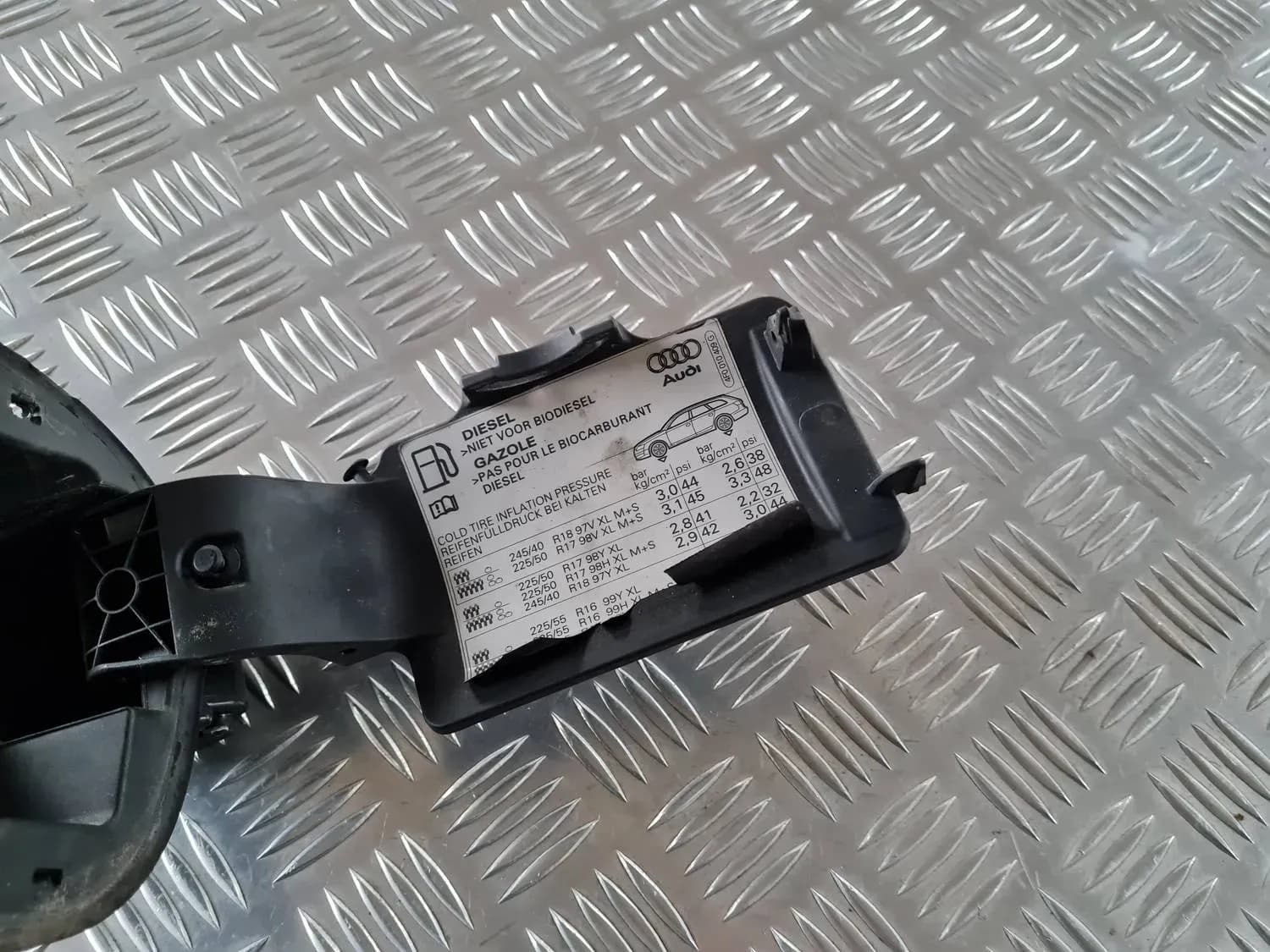 Kraftstofftankdeckel AUDI A6 2008 - foto 5