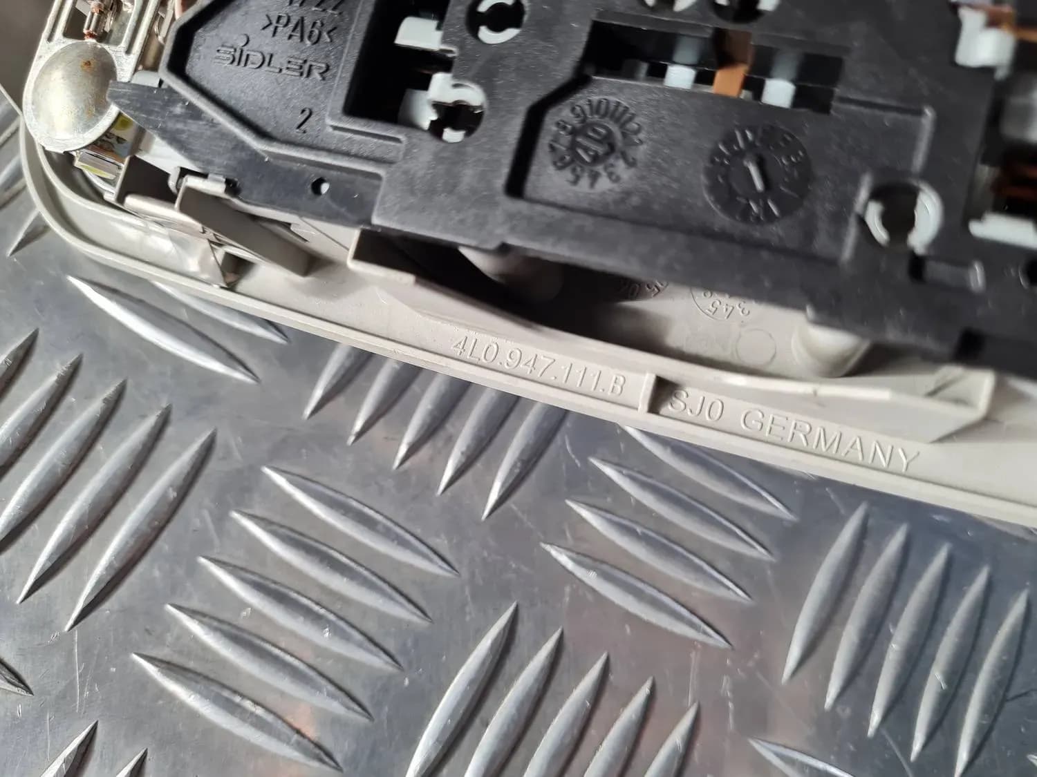 Beleuchtung der Rücksitze AUDI A6 2008 - foto 2