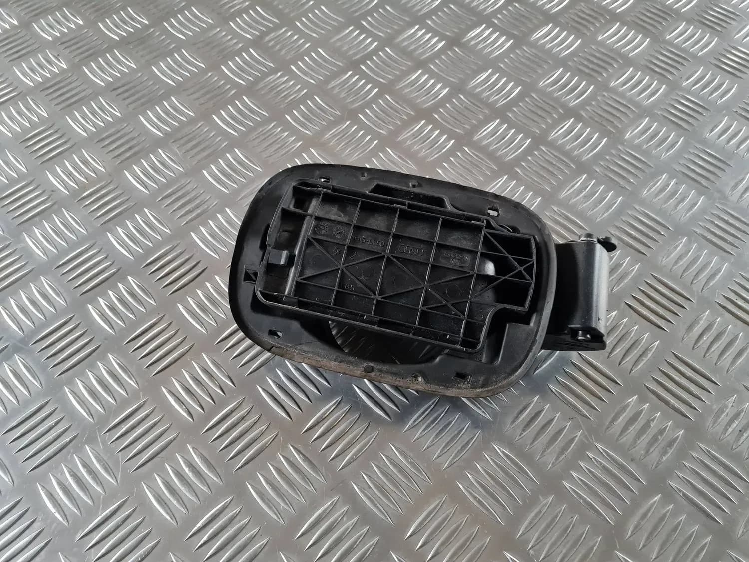 Kraftstofftankdeckel AUDI A6 2008 - foto 1