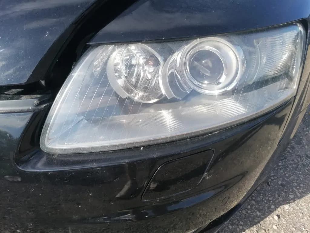 Foto des zerlegten Fahrzeugs 3