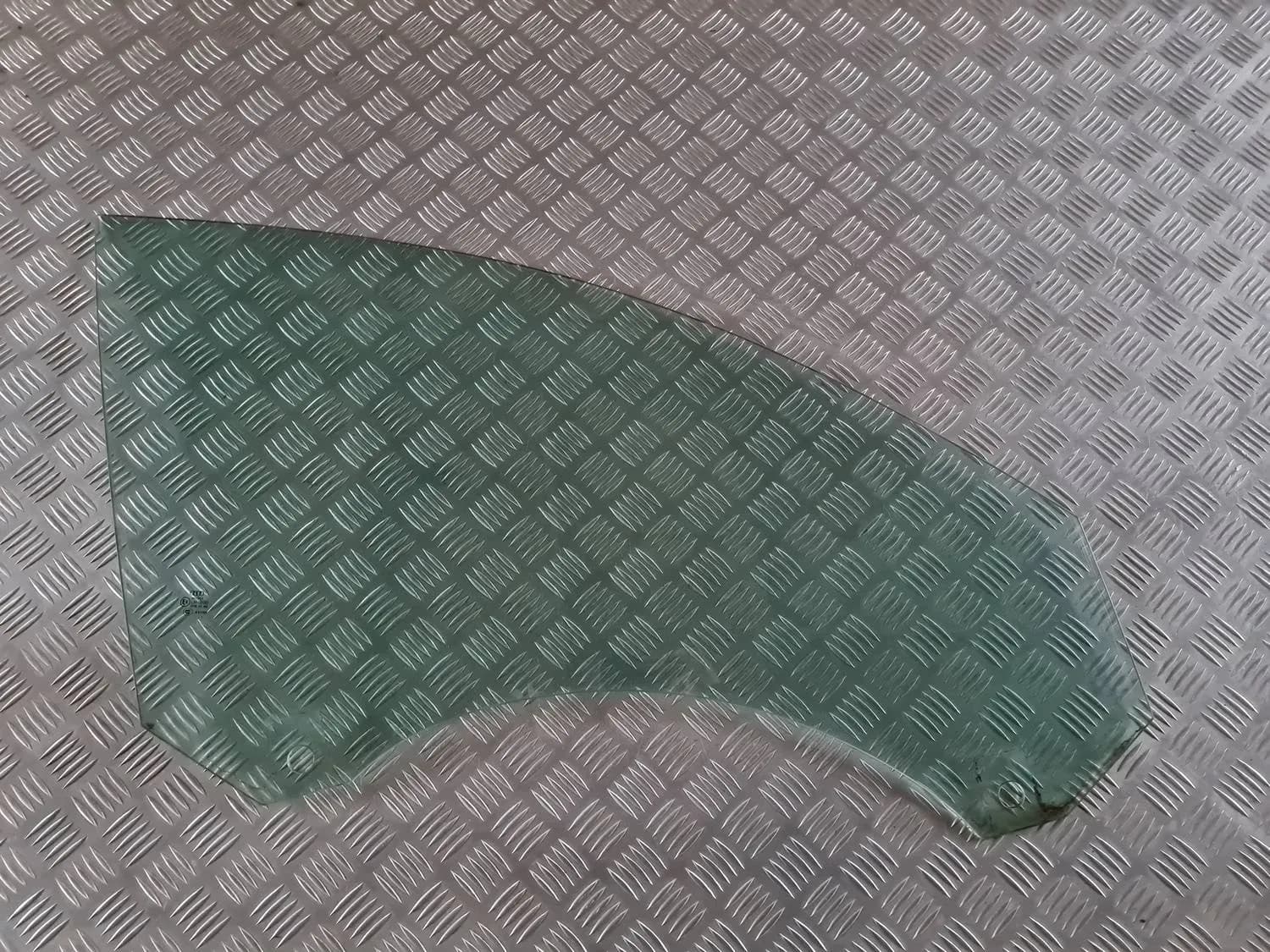 Glas der rechten Vordertür AUDI A6 2008 - foto 1