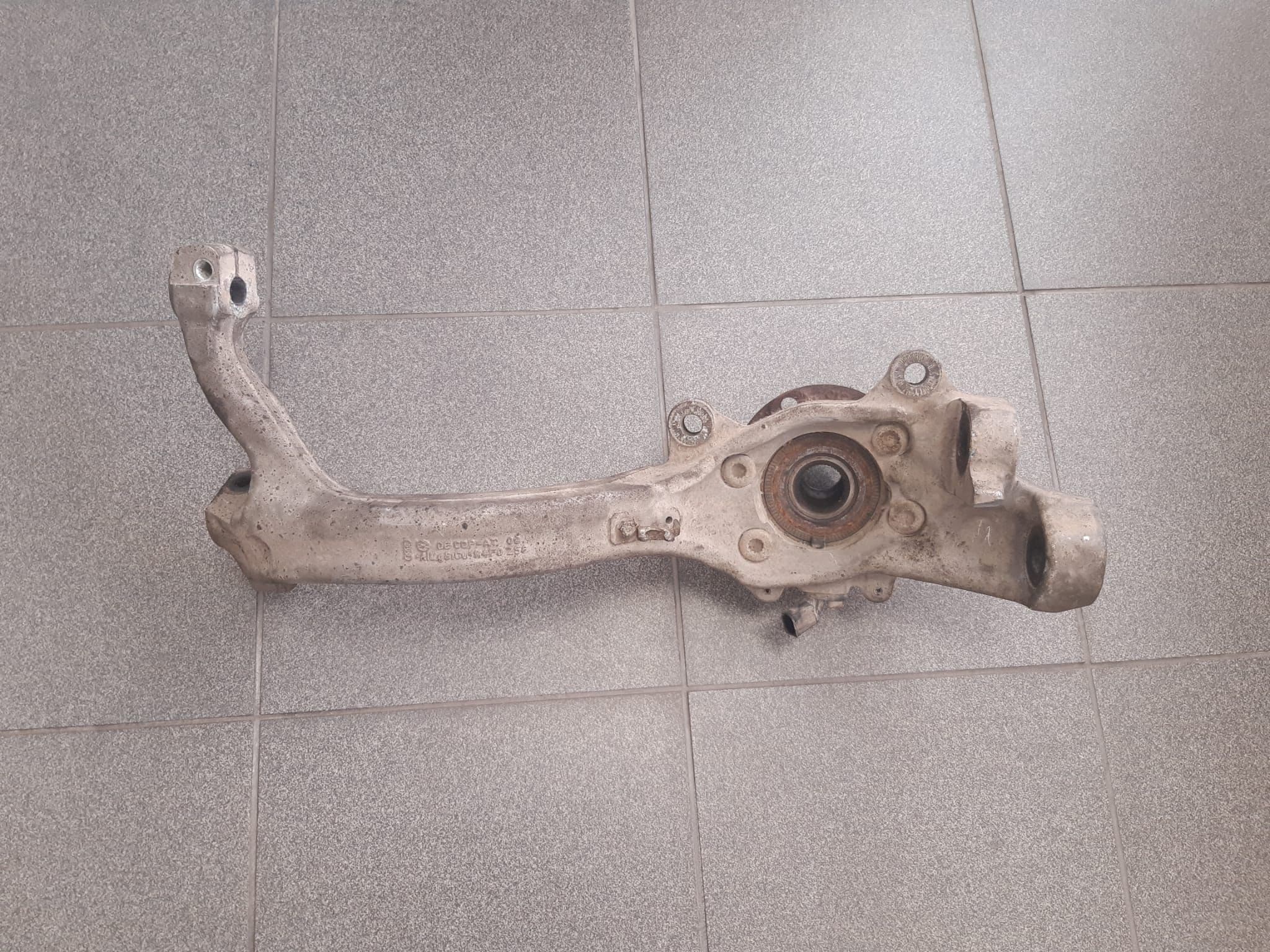 Achsschenkel vorne rechts AUDI A6 2008 - foto 1
