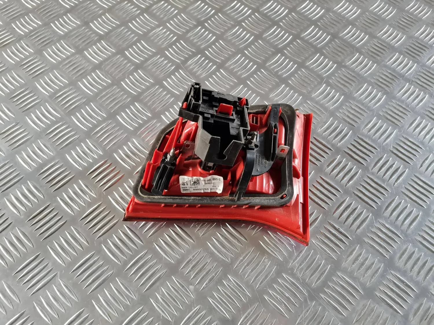 Kofferraumscheinwerfer, links AUDI A6 2008 - foto 4