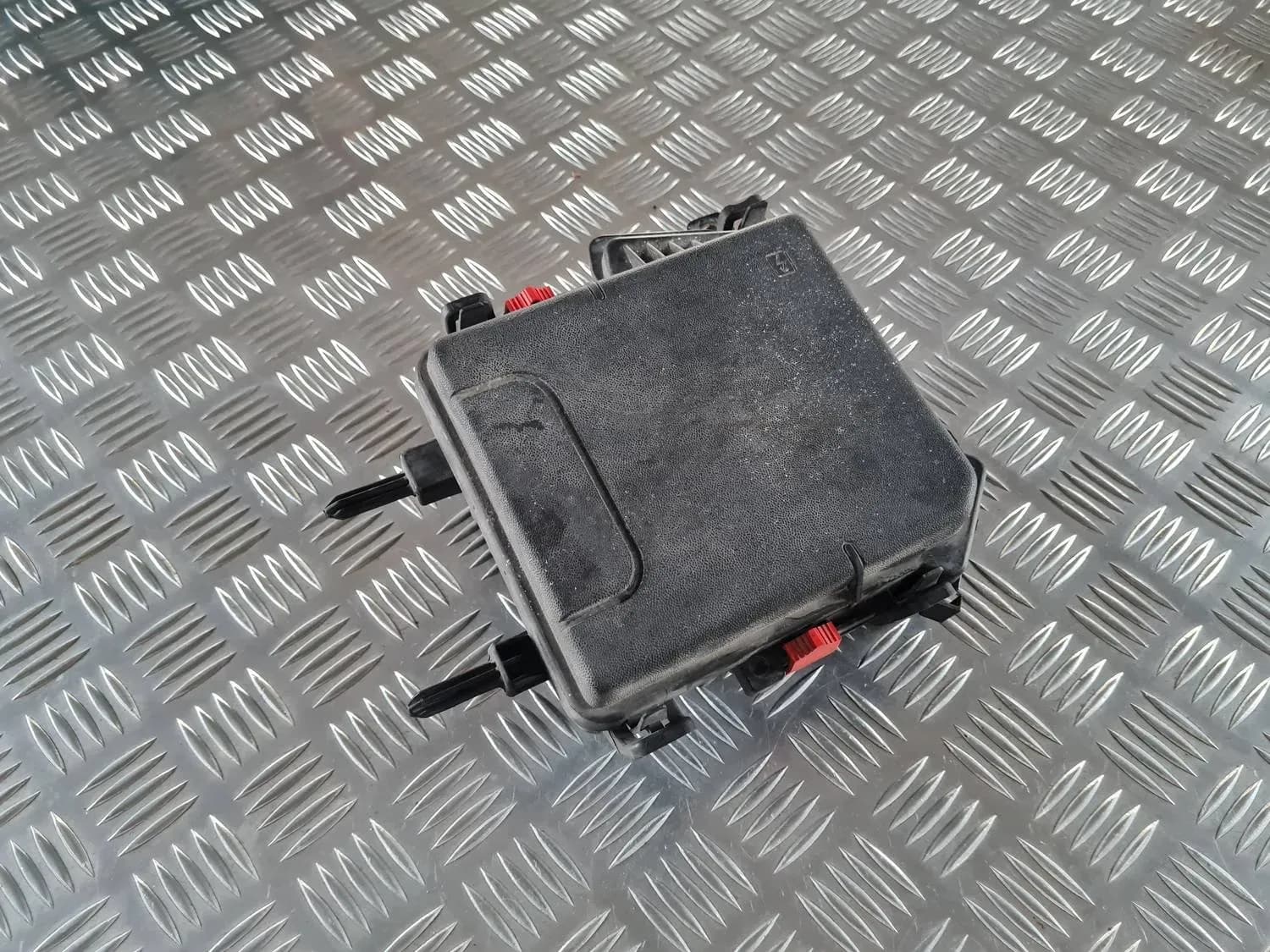 Sicherungs-Relaiskasten RENAULT SCENIC III 2011 - foto 6