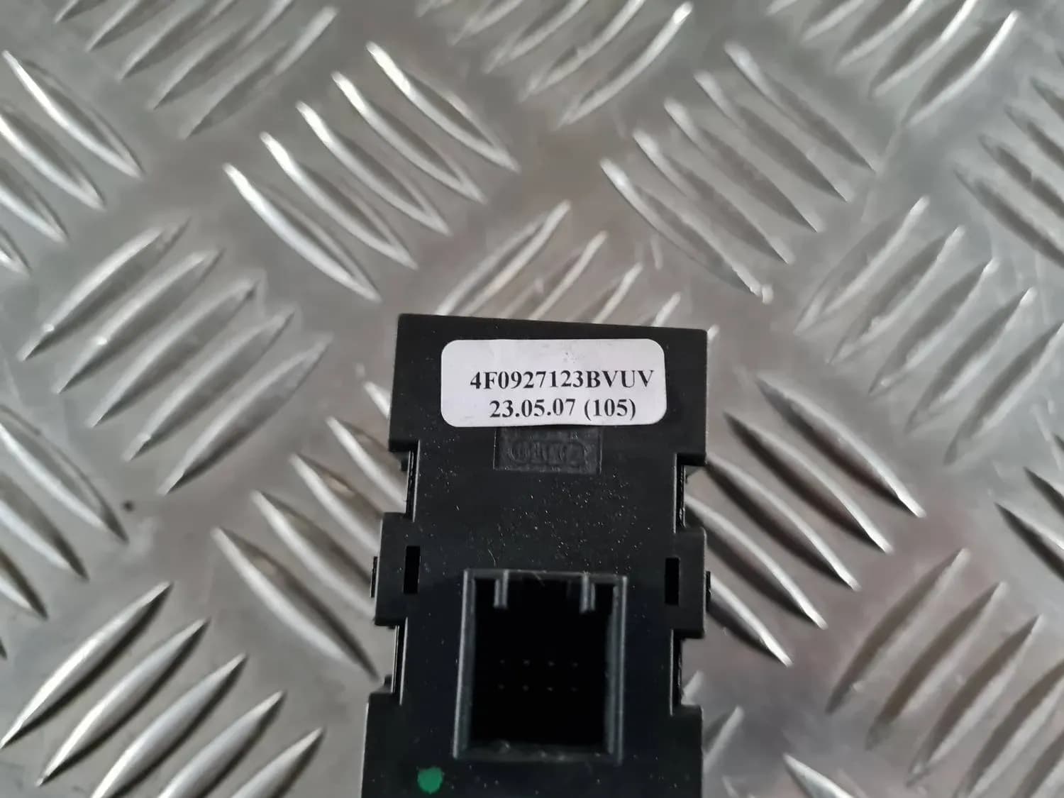 Schaltknöpfe auf der Instrumententafel AUDI A6 2008 - foto 3