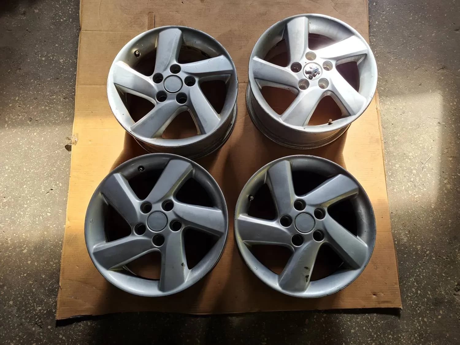 Satz Aluminiumfelgen RENAULT SCENIC III 2011 - foto 1