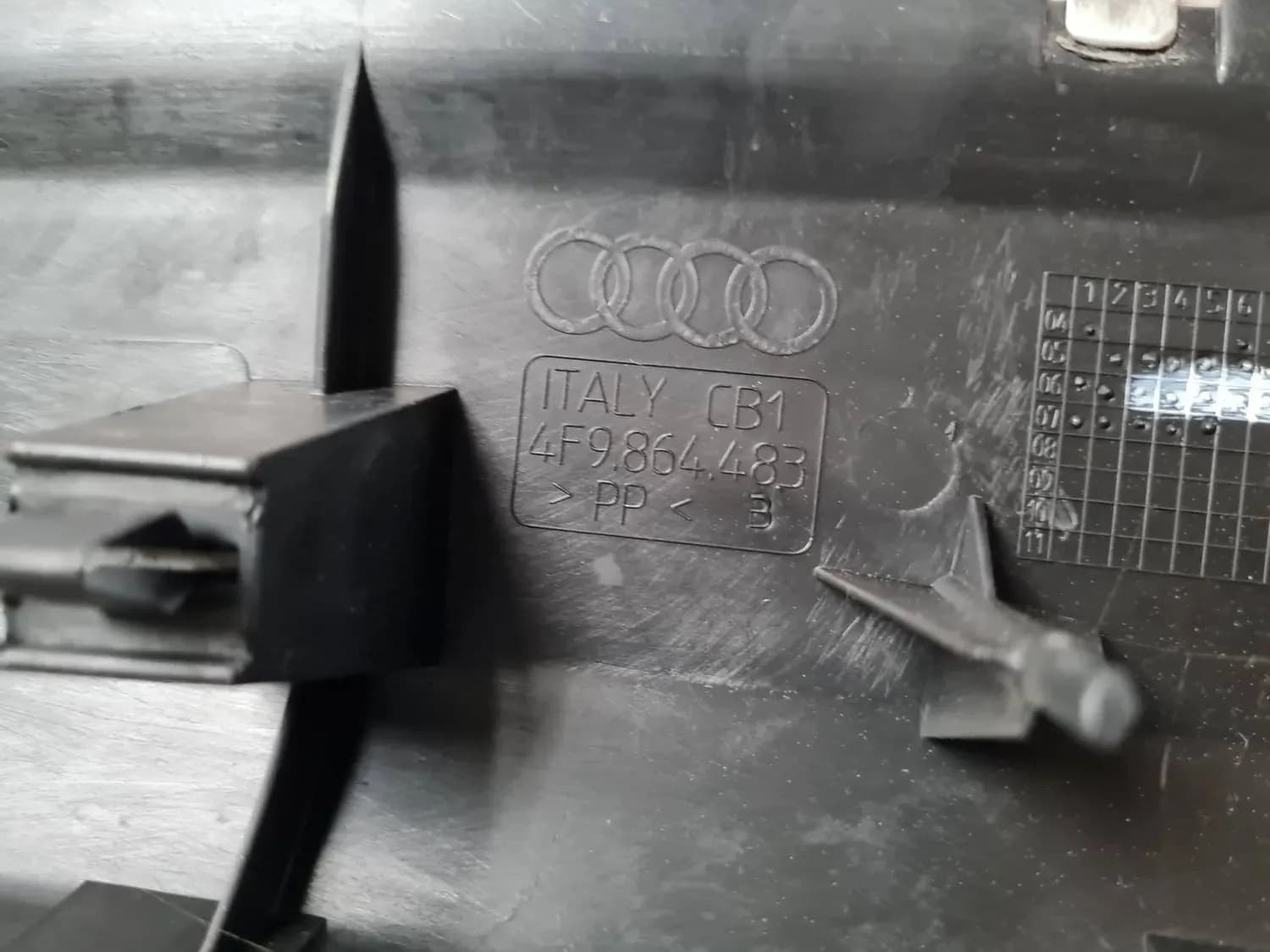 Abdeckung der Gepäckraumschwelle AUDI A6 2008 - foto 2